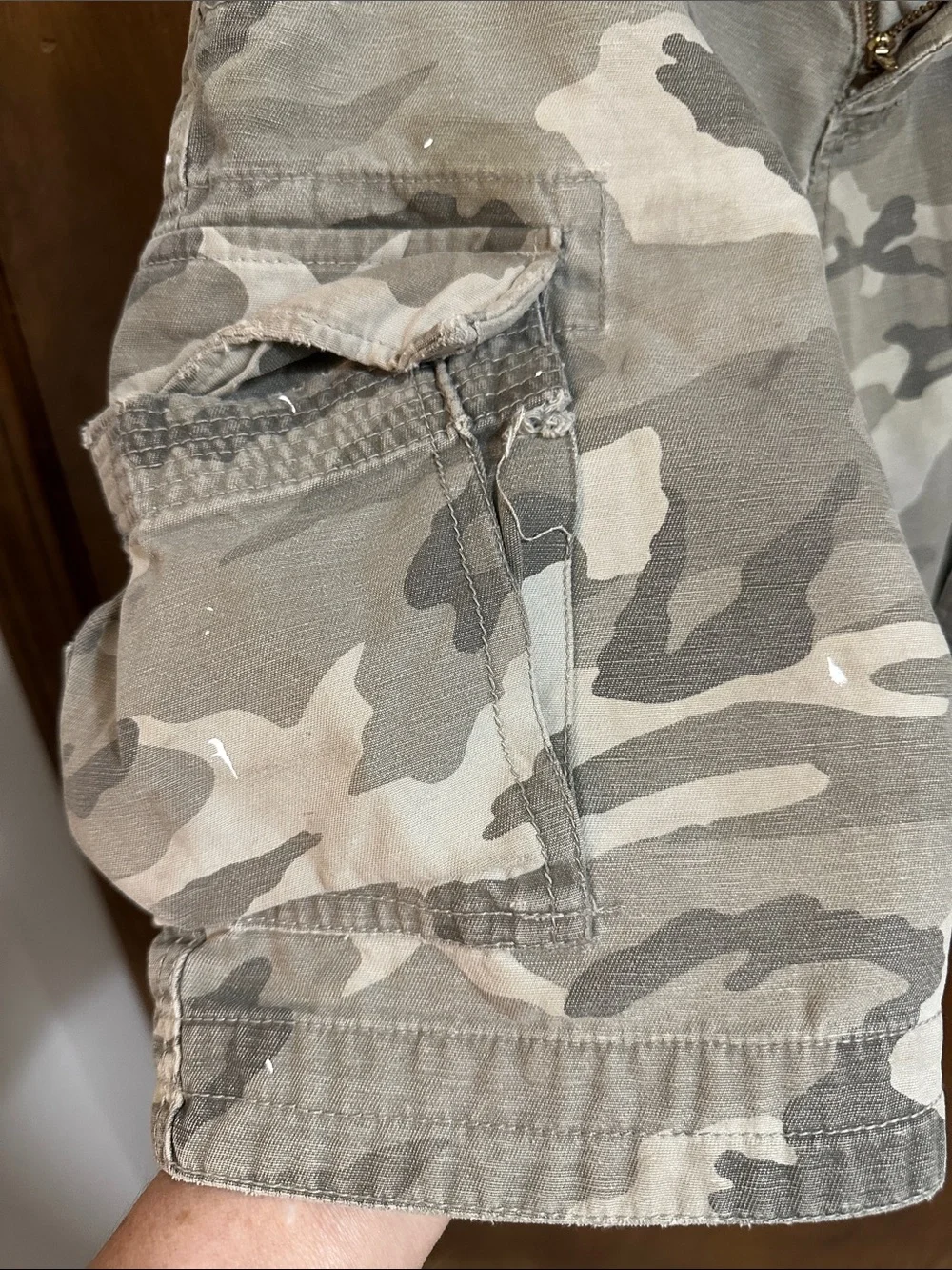 urban pipeline Men's Camo Cargo Shorts - Beige & Olive